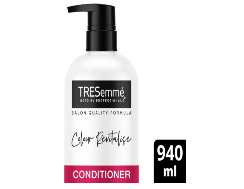 Tresemmé Colour Revitalise Conditioner With Vitamin E, Agran Oil & Green Tea 940 ML