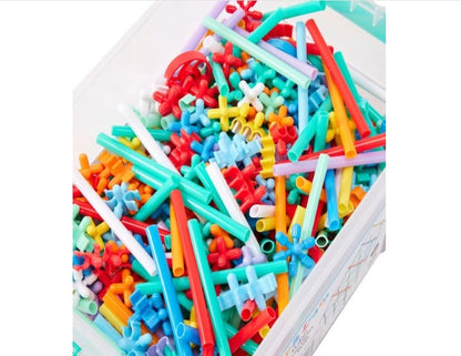 700 Piece Play and Learn Straw Tube Construction Activity Tub