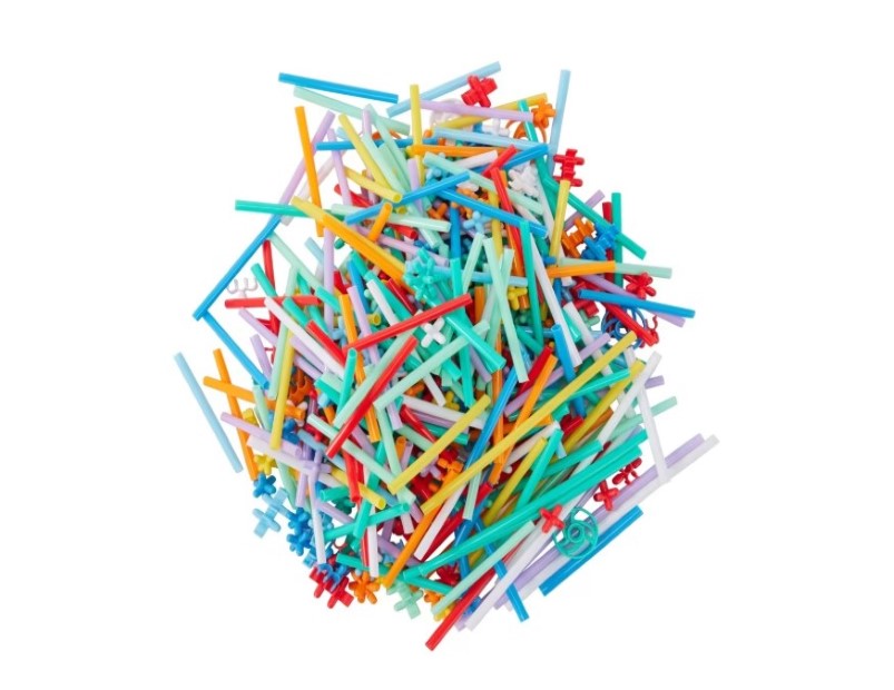 700 Piece Play and Learn Straw Tube Construction Activity Tub