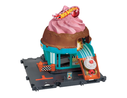 Hot Wheels | City Track Set with 1 Hot Wheels Car, Ice Cream Shop Playset